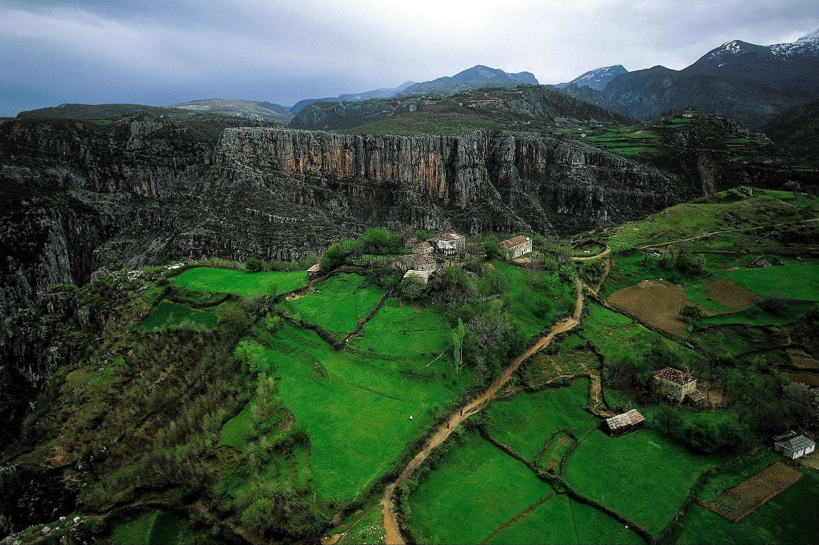 Ян Артюс Бертран. 60 самых невероятных фотографии со всего света Ян Артюс Бертран. 60 самых невероятных фотографии со всего света